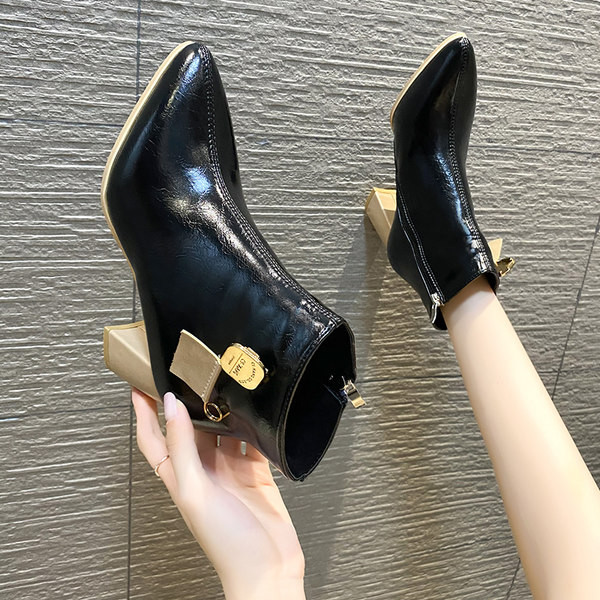 Stiilsed pandla ja lukuga naiste saapad