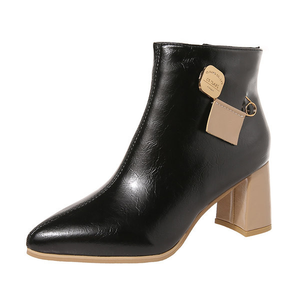 Stiilsed pandla ja lukuga naiste saapad