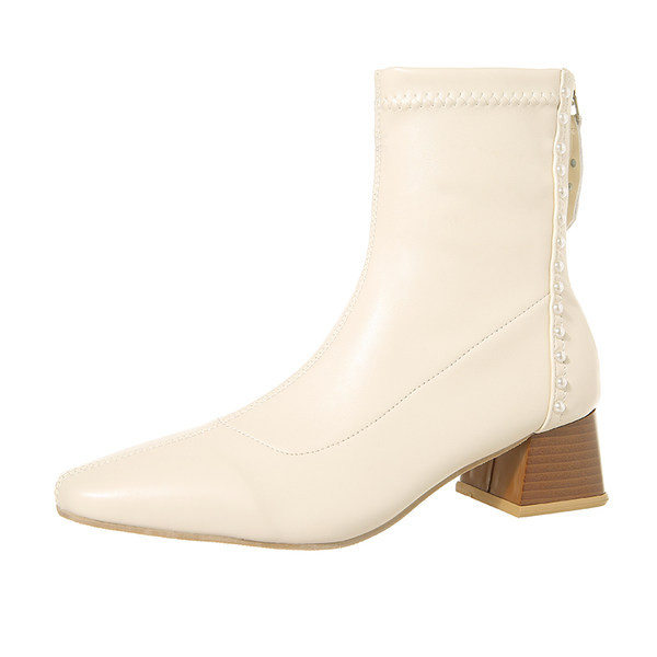 Stiilsed lukuga ja dekoratiivpärlitega naiste saapad