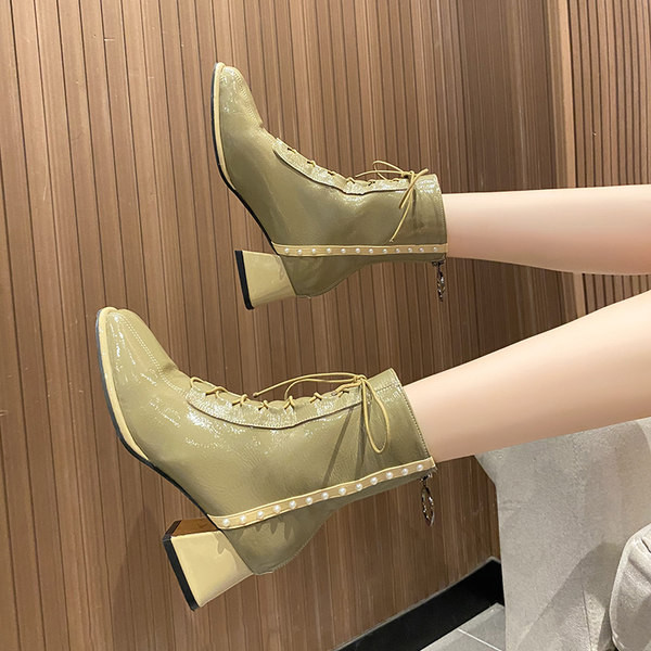 Praegused tõmblukuga paeltega ja 5 cm kontsaga naiste saapad