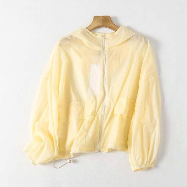 Kratka vjetrovka s kapuljačom