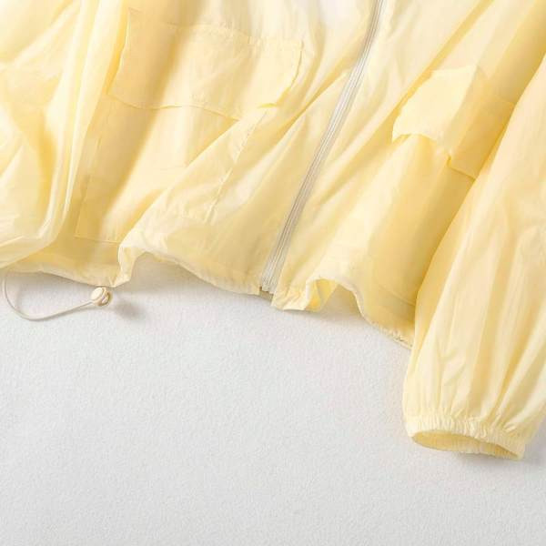 Kratka vjetrovka s kapuljačom