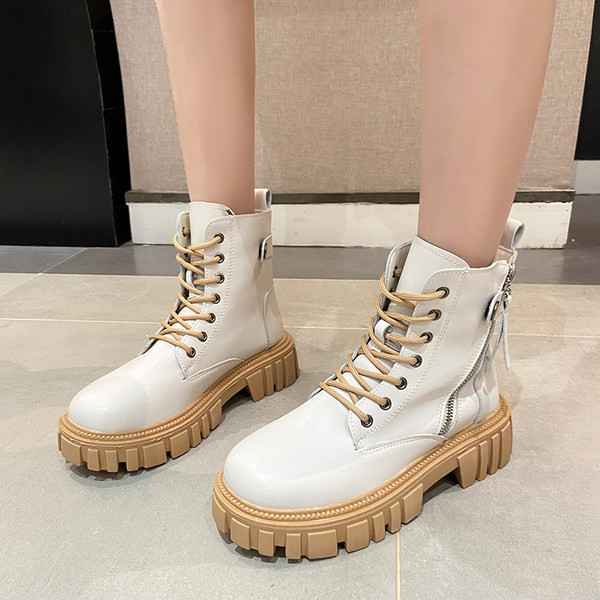 Ženske čizme od eko kože sa grubim đonom i vezicama