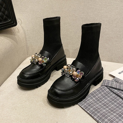 Дамски стилни боти с равна подметка и декоративни камъни