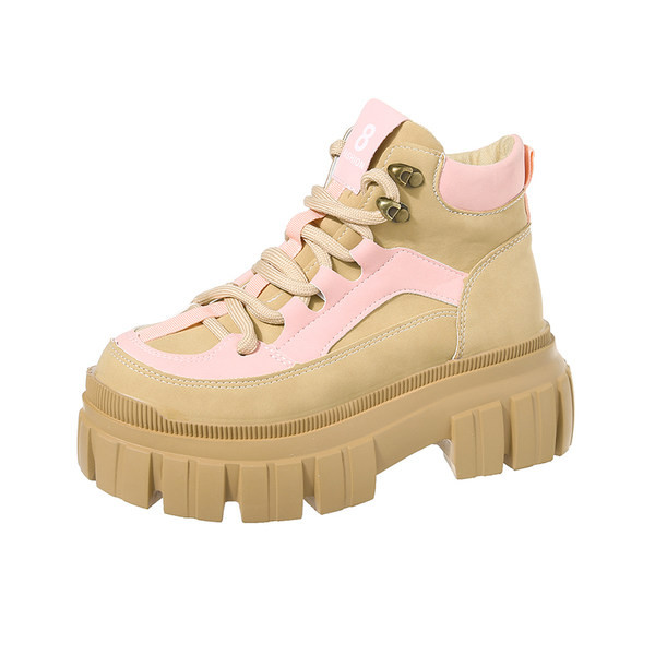 Alkalmi női csizma magas lapos talppal és fűzővel