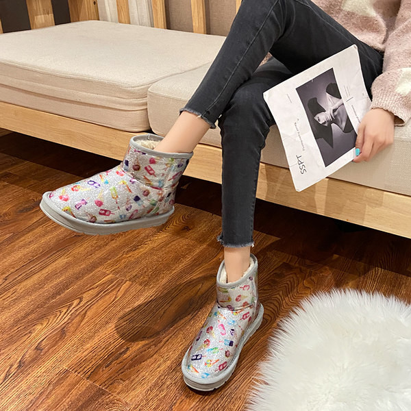 Alkalmi női csizma színes rátéttel és meleg béléssel