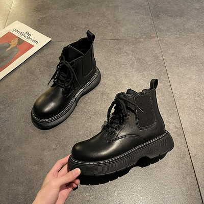 Kahes värvitoonis kunstnahast paeltega vabaaja naiste saapad