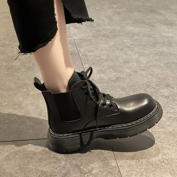 Kahes värvitoonis kunstnahast paeltega vabaaja naiste saapad