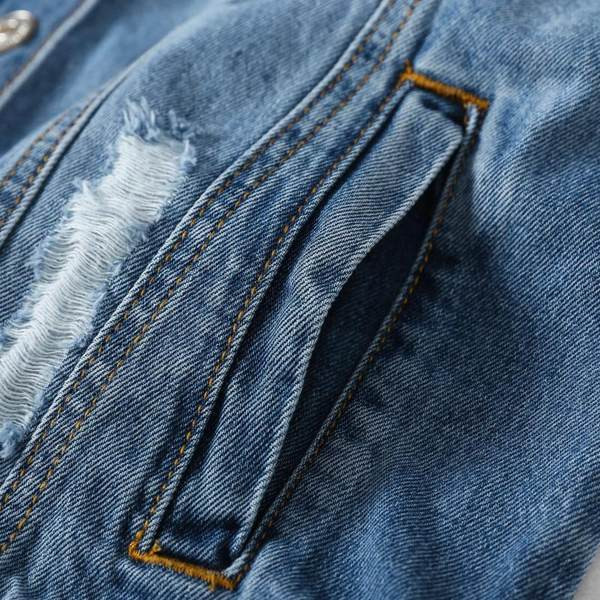 Moodne rebenenud motiividega teksajakk