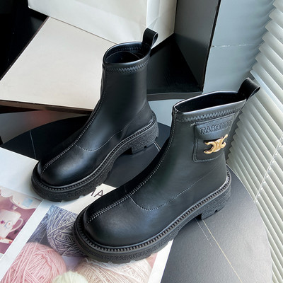 Ženske kožne čizme sa metalnim ukrasima u bijeloj i crnoj boji