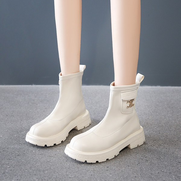 Ženske kožne čizme sa metalnim ukrasima u bijeloj i crnoj boji