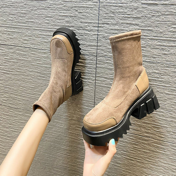 Női csizma durva 7,5 cm-es talppal