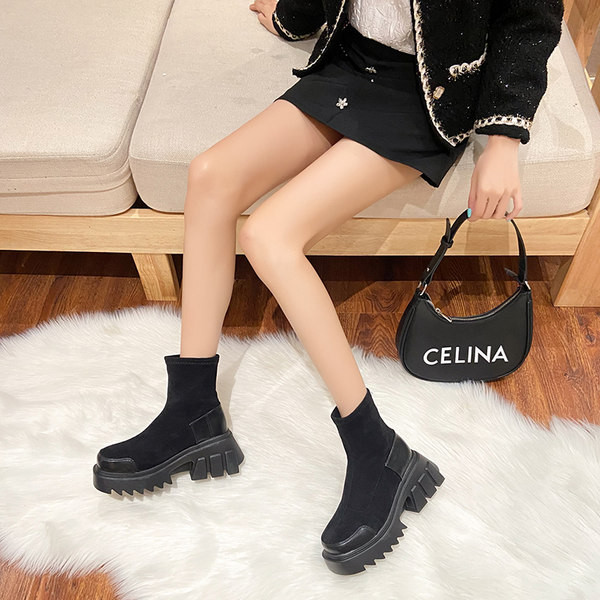 Női csizma durva 7,5 cm-es talppal