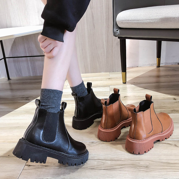 Női bőrcsizma fekete és barna színben