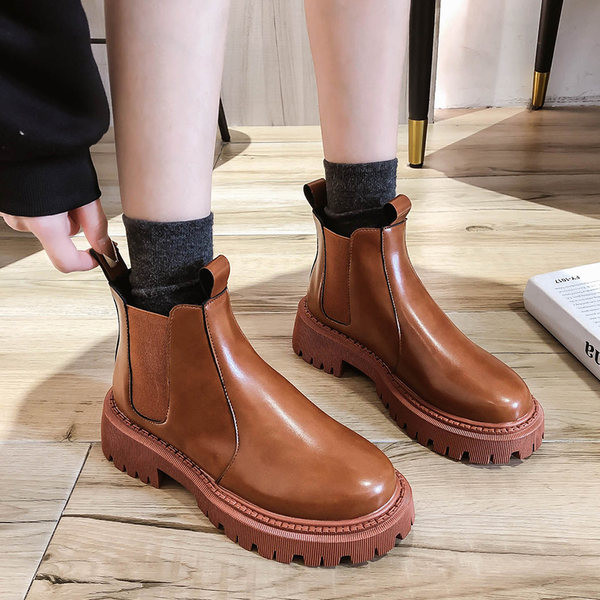 Női bőrcsizma fekete és barna színben