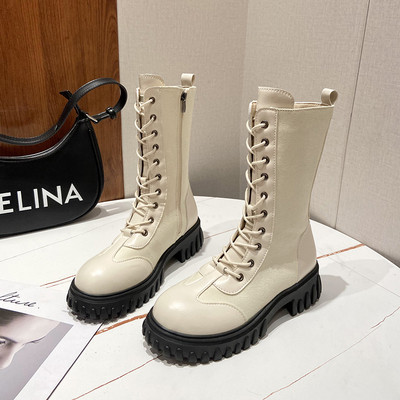 Női alkalmi csizma lekerekített fűzős mintával