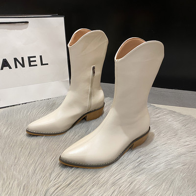 Moodne tõmblukuga terava otsaga naiste saapad