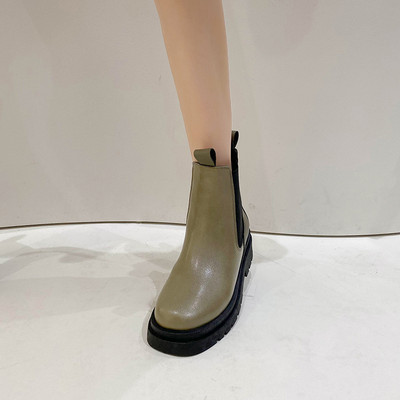 Új bőrcsizma modell szürke és fekete színben