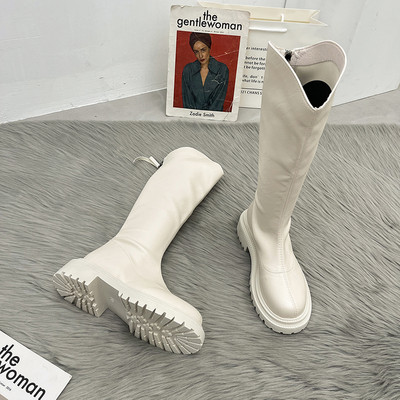 Műbőrből készült női csizma új modellje három színben