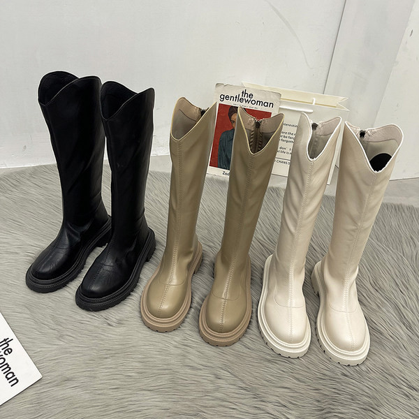 Műbőrből készült női csizma új modellje három színben