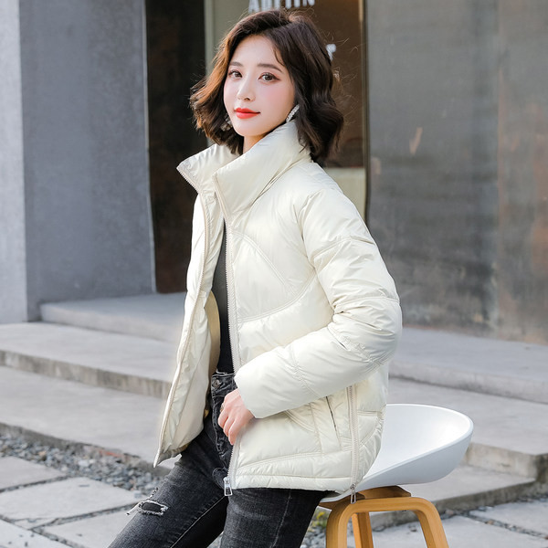 Jelenlegi női kabát magas gallérral