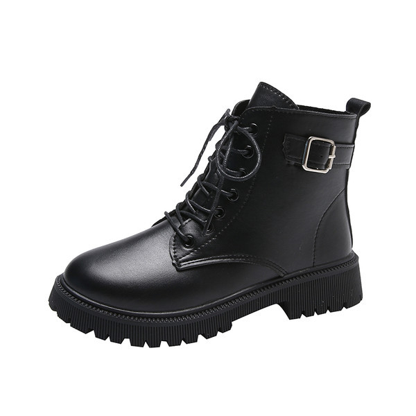 Naiste moodsad musta värvi paeltega nahast saapad