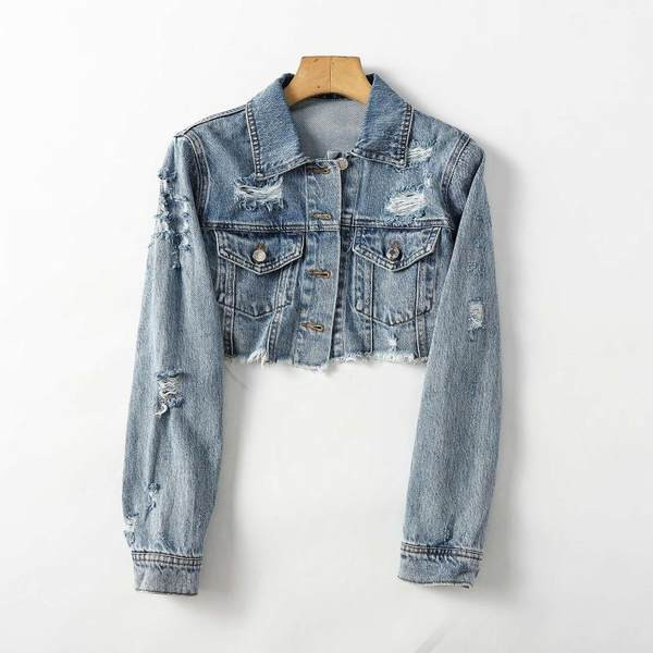 Rövid, modern farmerdzseki szakadt motívumokkal