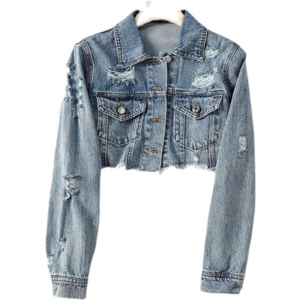 Rövid, modern farmerdzseki szakadt motívumokkal