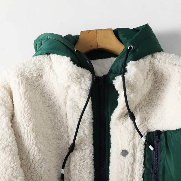 Napi kabát kapucnival