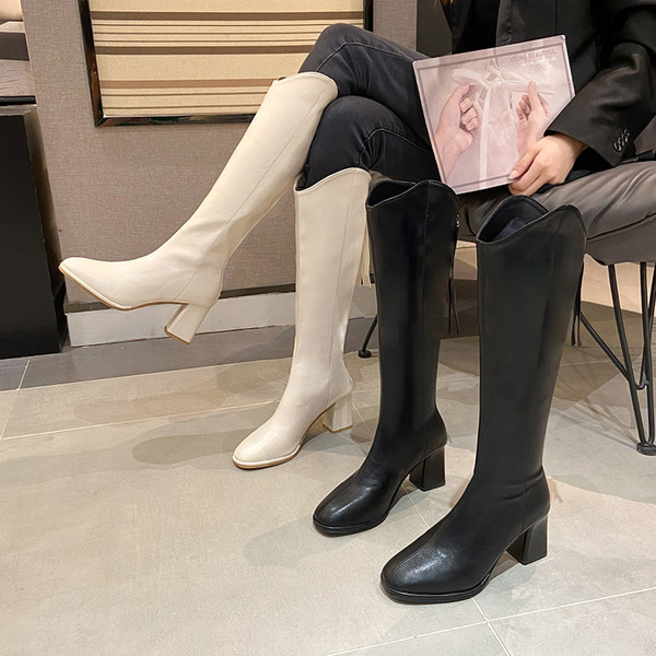 Stiilsed naiste saapad luku ja kontsaga