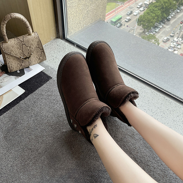 Ženske antilop čizme s toplom postavom u crnoj i smeđoj boji