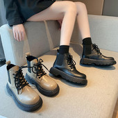 Alkalmi női csizma műbőrből, durva talppal