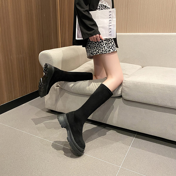 Ženske čizme zaobljeni model sa ravnim potplatom