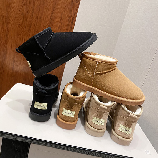 Alkalmi női csizma meleg béléssel