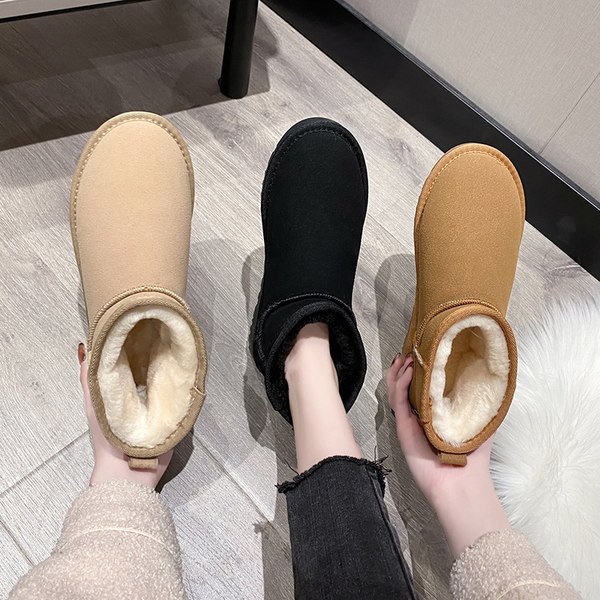 Alkalmi női csizma meleg béléssel