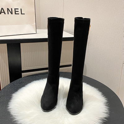 Stiilsed kontsa ja pandlaga ökoseemisnahast naiste saapad