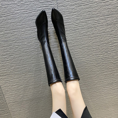 Moderne ženske čizme obični model na petu