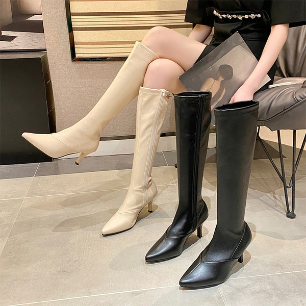 Moderne ženske čizme obični model na petu