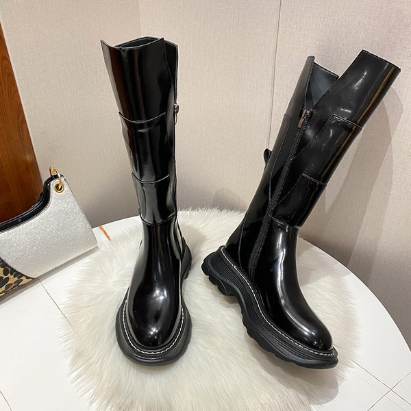 Modern ekobőr női csizma cipzárral