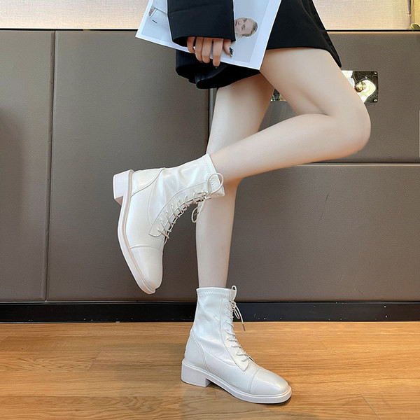 Ležerne ženske čizme od umjetne kože s niskom četvrtastom petom