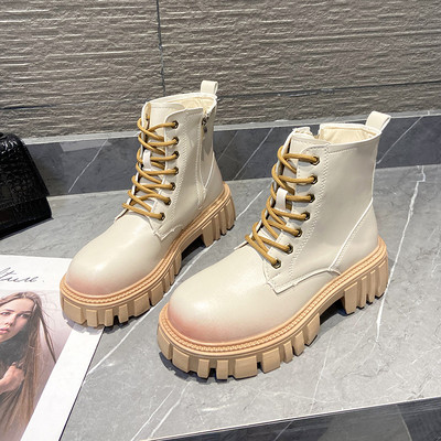 Ženske čizme s grubim potplatom i vezicama