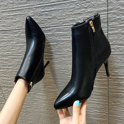 Terava mudeliga õhukese kontsaga naiste nahast saapad