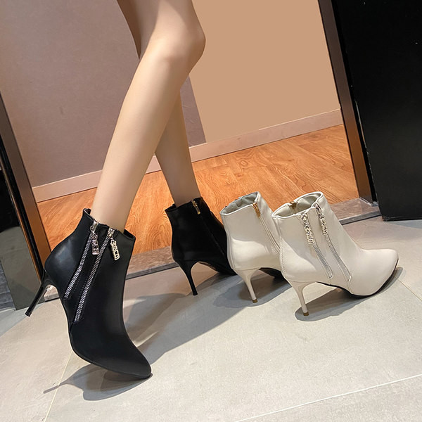 Terava mudeliga õhukese kontsaga naiste nahast saapad