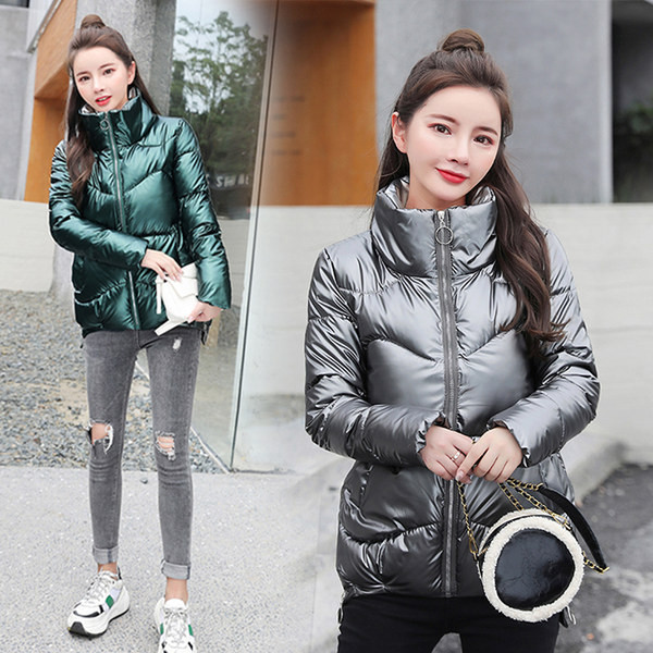 Lühike tõmbluku ja kõrge kraega talvejope