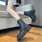 Új, durva talpú női csizma modell - retro stílusú