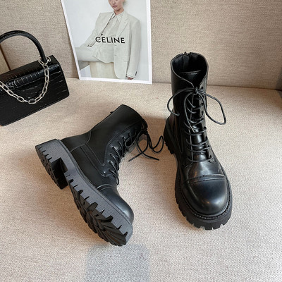 Új, durva talpú női csizma modell - retro stílusú