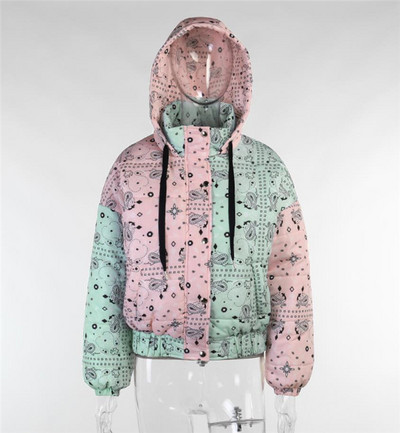 Női téli rövid kabát cipzárral, színes mintával