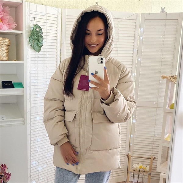 Ženska zimska jakna sa džepovima i patentnim zatvaračem