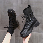 Naiste vabaaja saapad paeltega - musta värvi