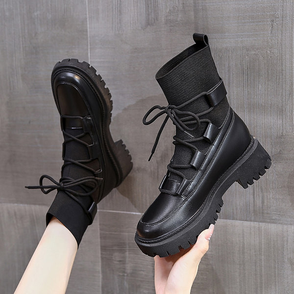 Naiste vabaaja saapad paeltega - musta värvi